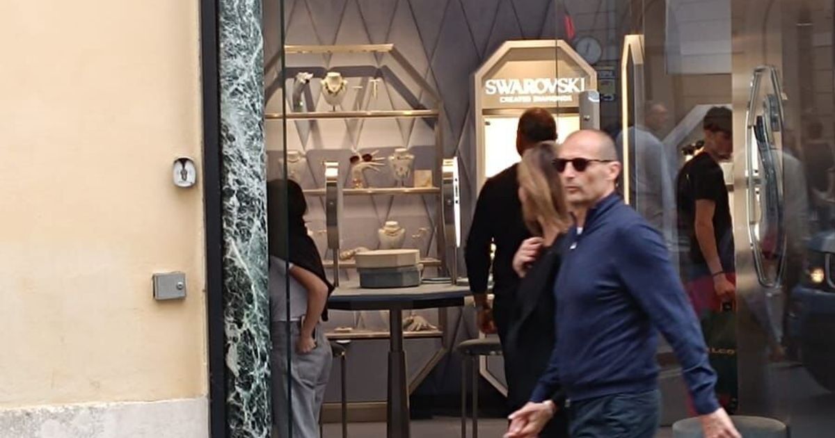 shopping a via del corso sarà lui il prossimo allenatore della roma