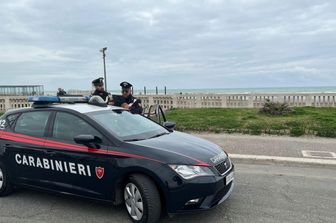 Carabinieri sul litorale romano