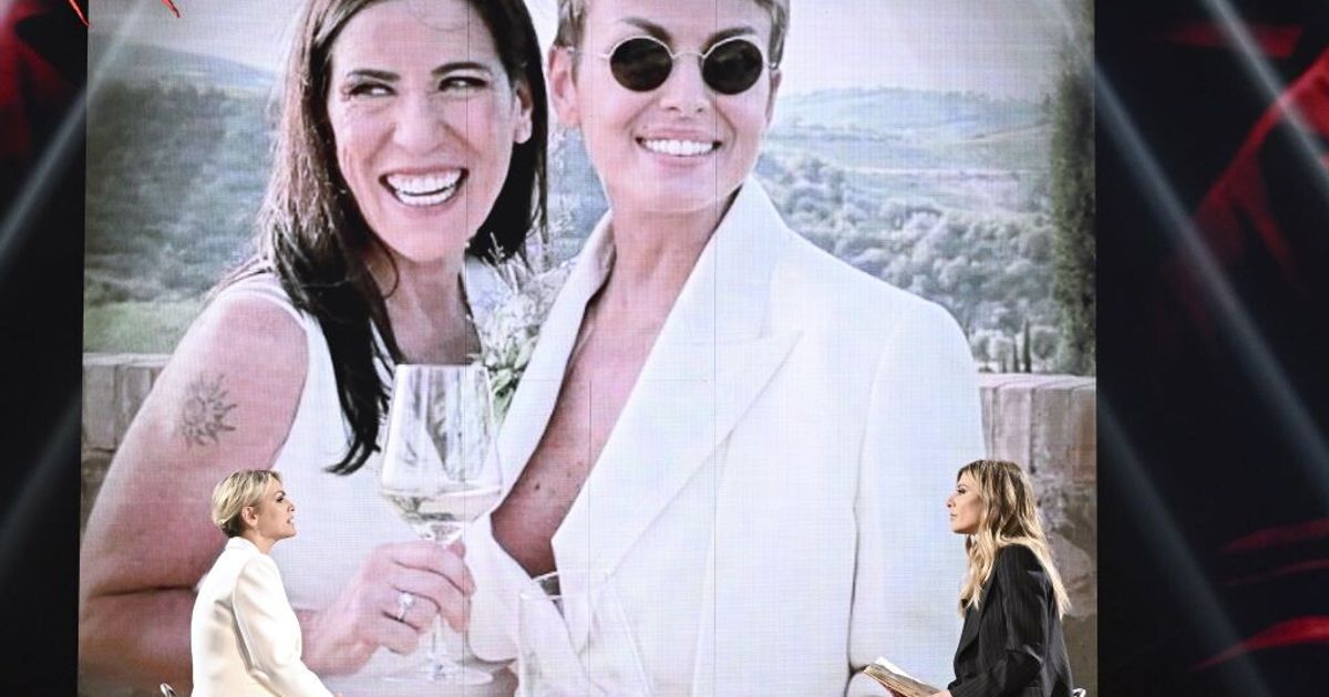 Francesca Pascale: "Renzi? mi corteggia anche un po