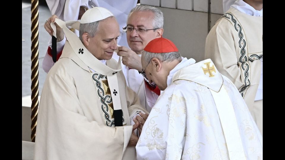 Papa Leone XIV riceve il Pallio