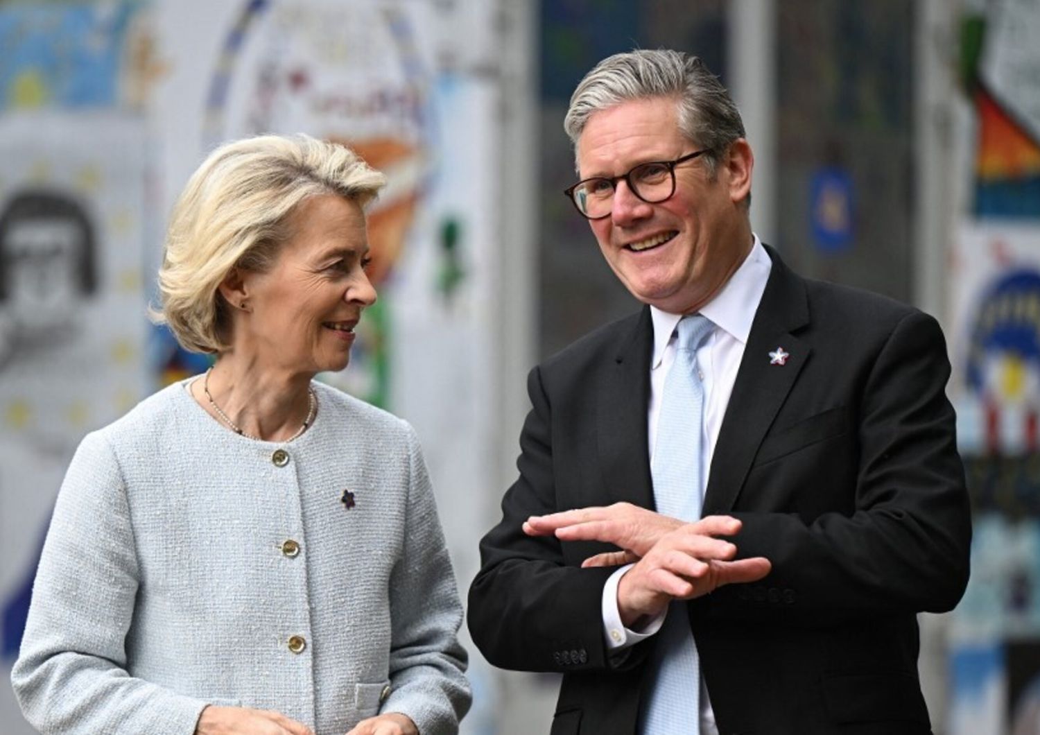 Ursula von der Leyen e Keir Starmer