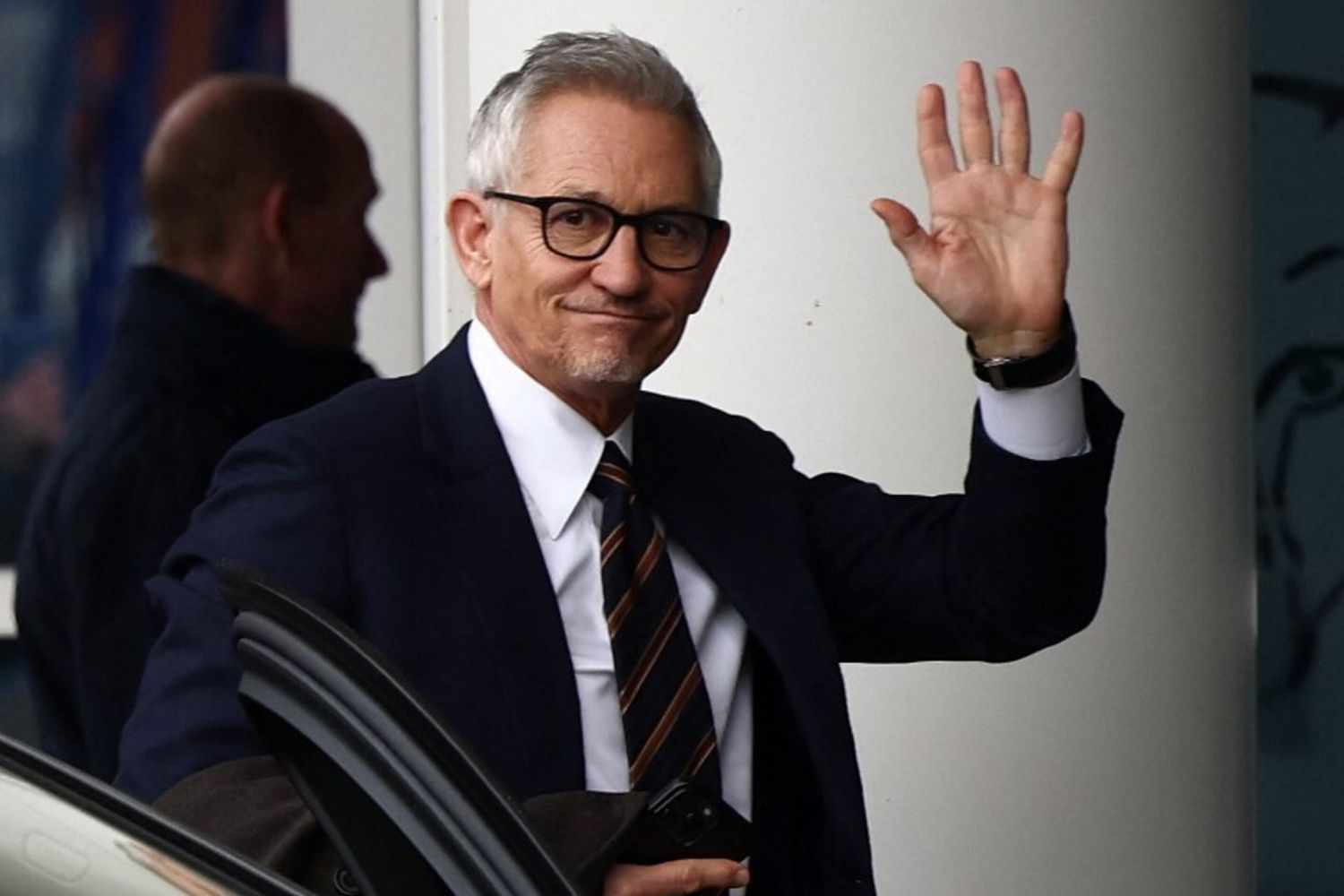 Polemiche per un post sul sionismo, Gary Lineker lascia la BBC