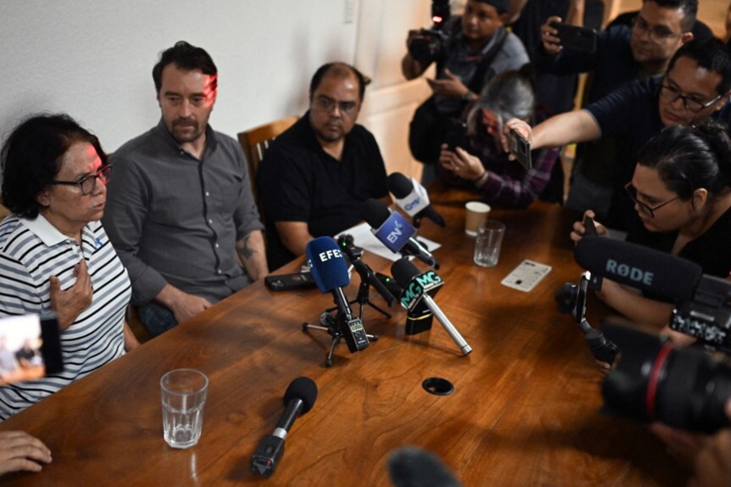 Denuncia arresto Ruth Lopez