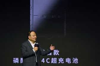 Robin Zeng, il rivale invisibile di Elon Musk