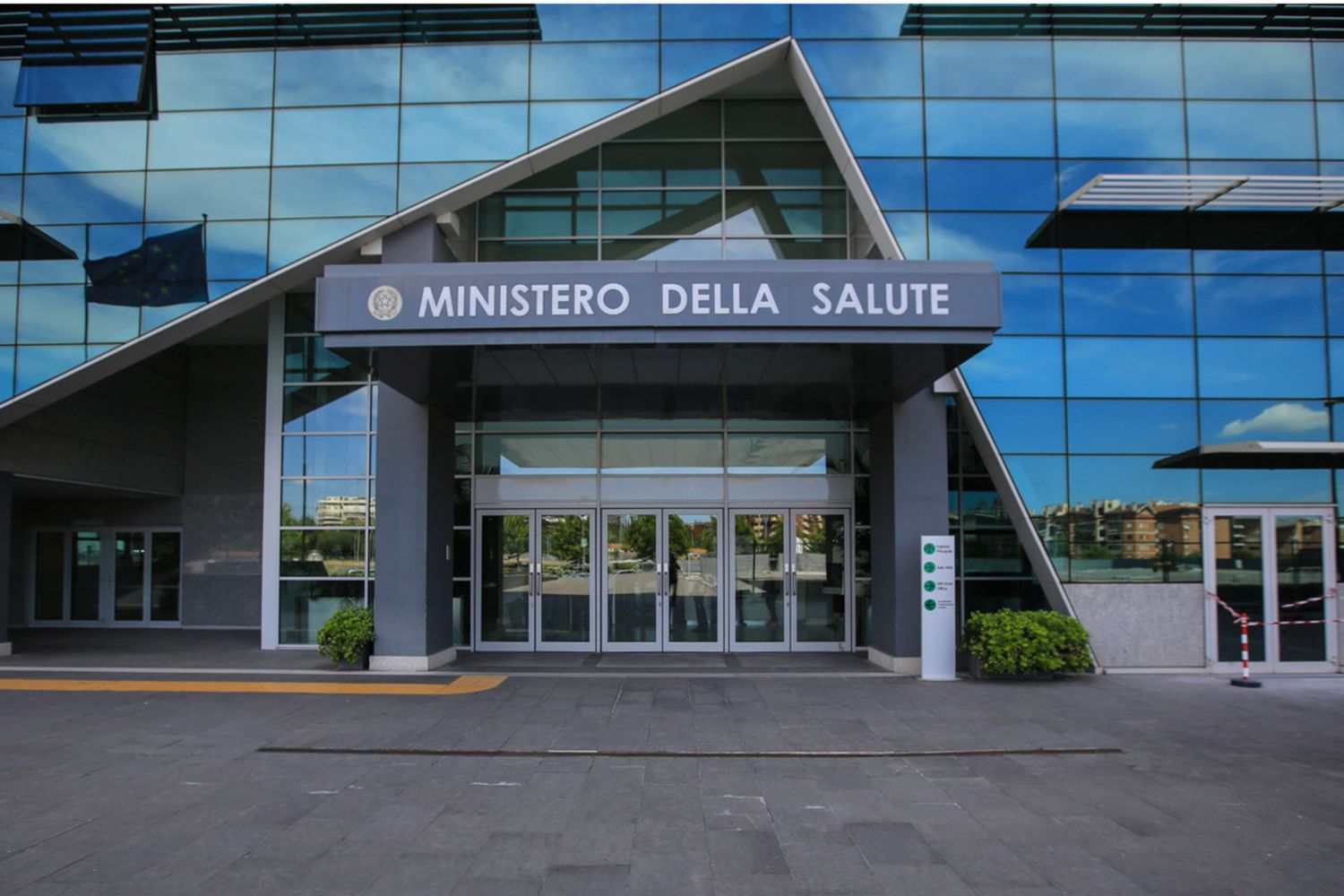 L'Oms approva il primo patto pandemico, l'Italia si astiene