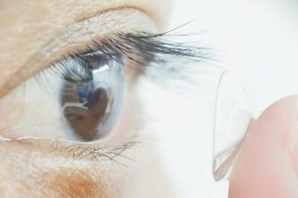 Con le lenti a contatto a infrarossi si vedrà al buio anche ad occhi chiusi