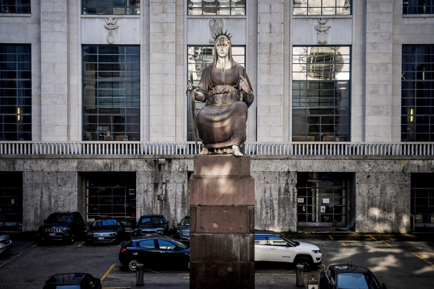 Tre anni e due mesi di reclusione a Dmitry Chirakadze per l'evasione di Artem Uss