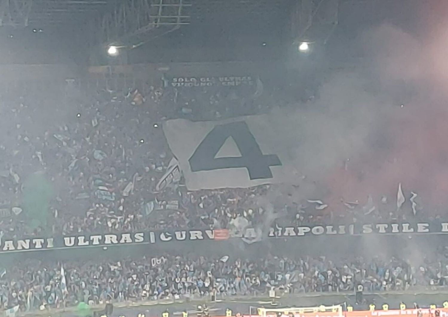 Napoli campione: &#39;onda azzurra&#39; invade strade centro citta&#39;