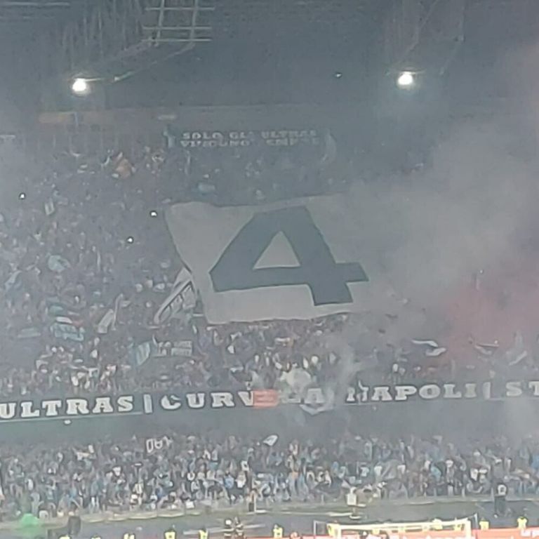 Napoli campione: &#39;onda azzurra&#39; invade strade centro citta&#39;