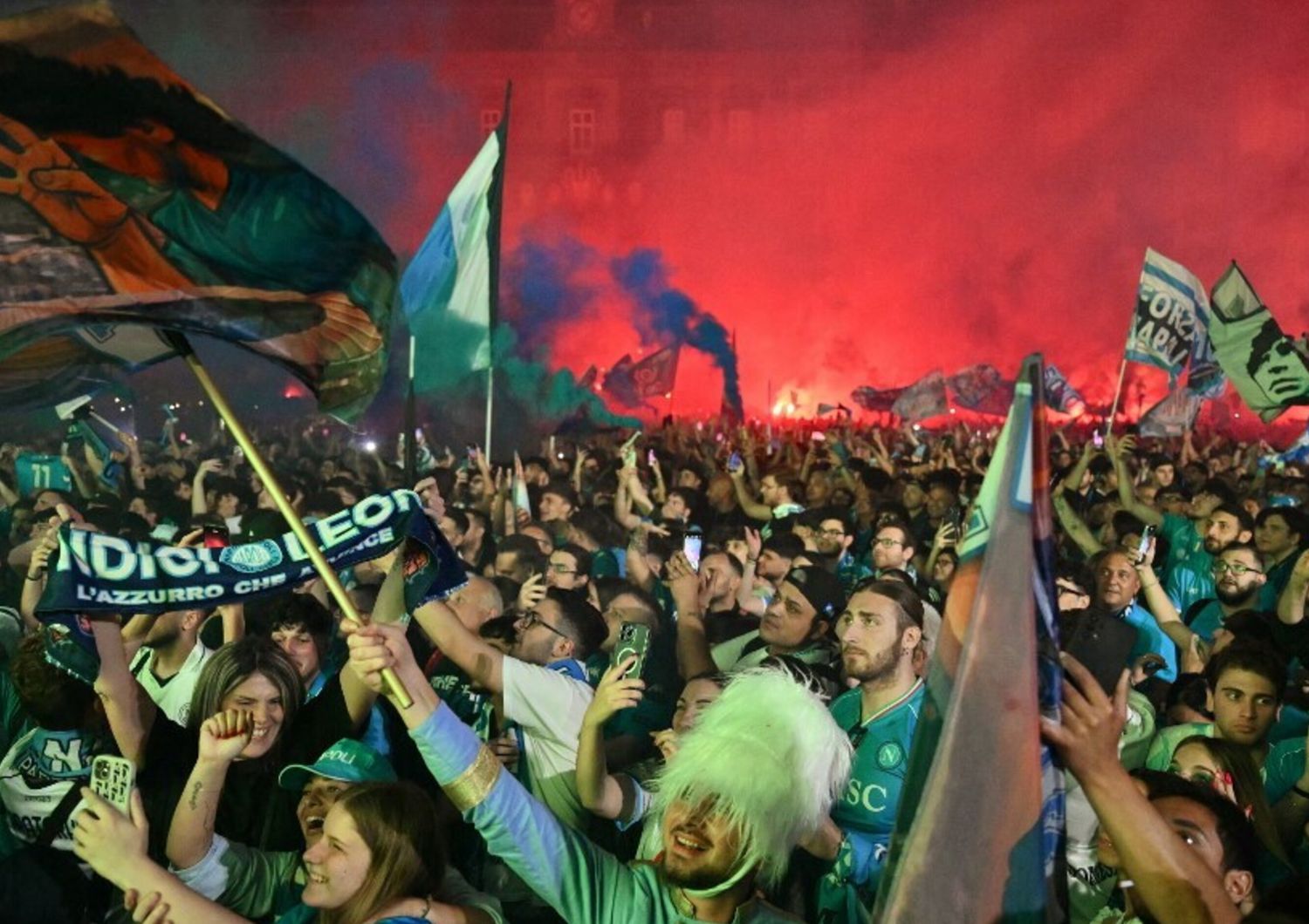 Napoli campione festa rapine aggressioni