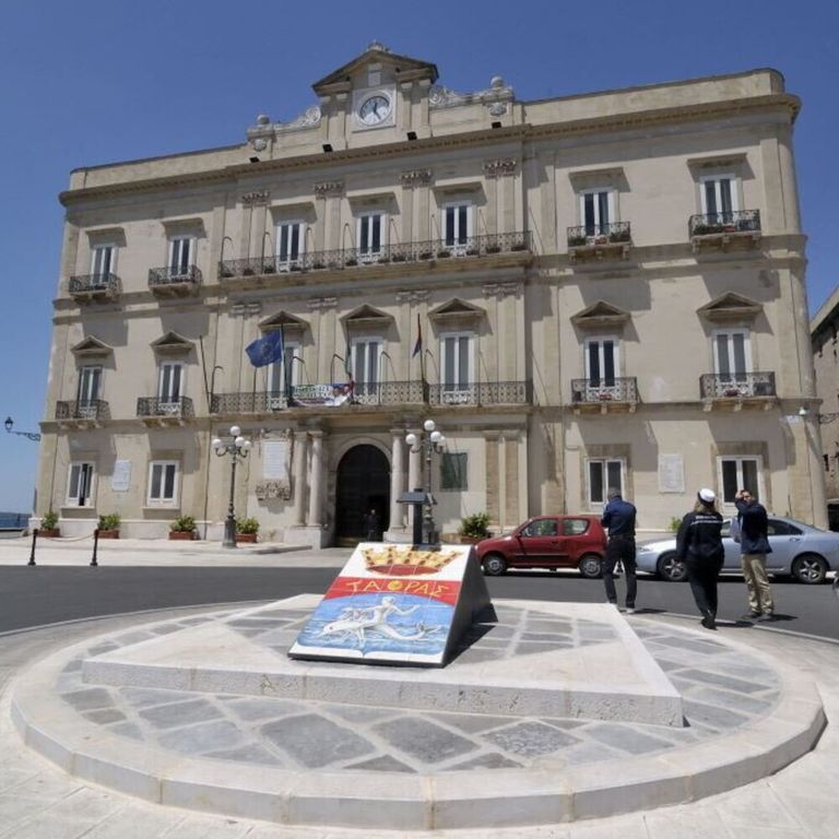 Il Palazzo del Comune di Taranto