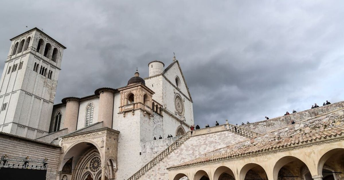 Ad Assisi è corsa a due per il dopo 