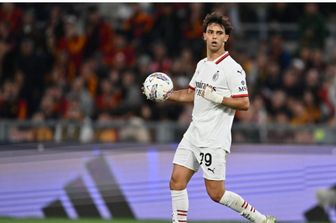 Milan-Monza 2-0 tra i fischi e la contestazione dei tifosi