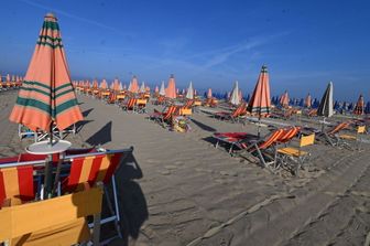 Spiaggia, ombrelloni