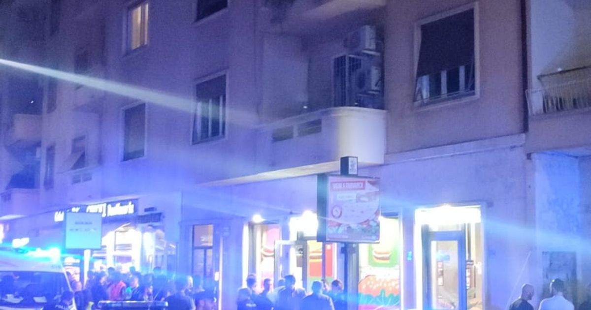 Paziente psichiatrico si barrica nel bagno di un fast food a Roma