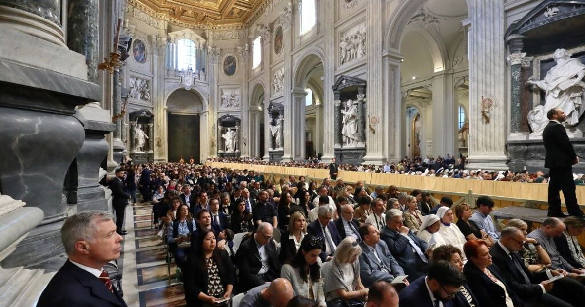 il mistero delle porte di san giovanni in laterano un simbolo di fede
