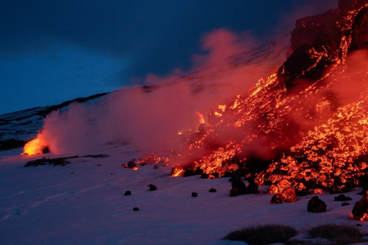 Le onde sismiche svelano i segreti dell'Etna