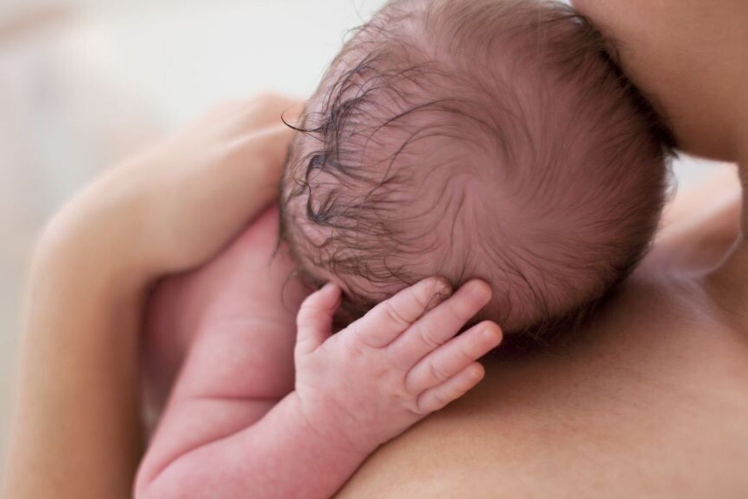 Mamma, neonato, ninna nanna