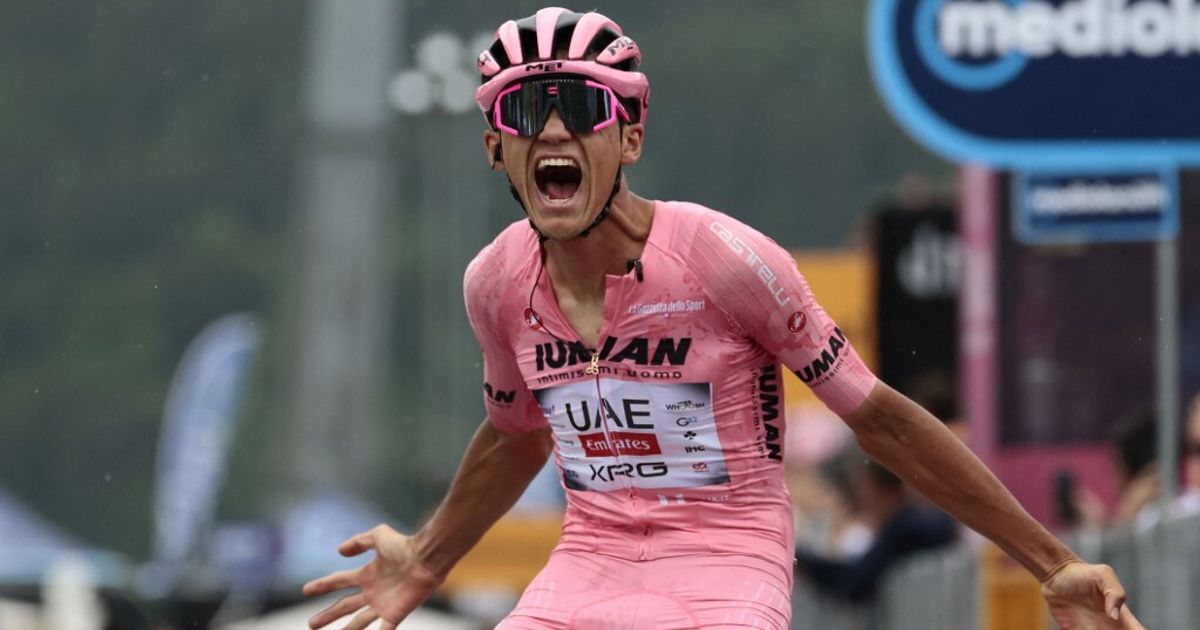 il papa saluterà i ciclisti del giro d italia 