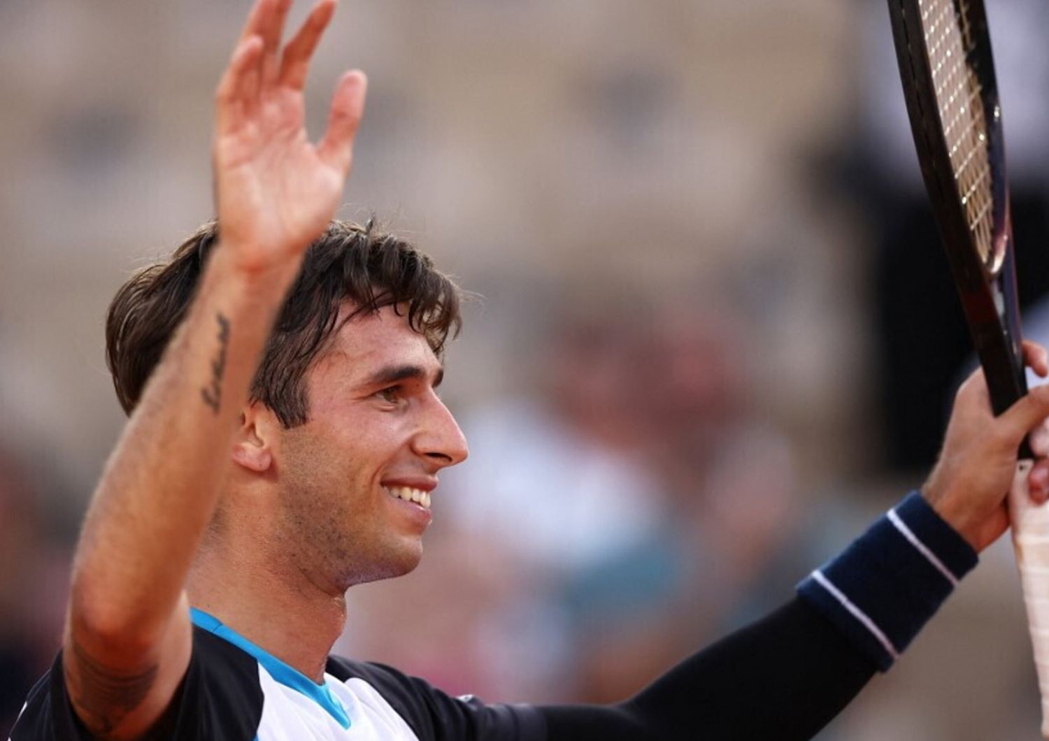 Gigante contro Tsitsipas