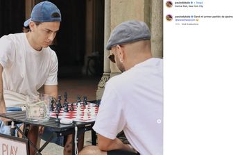 dybala scacchi new york instagram