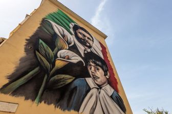 Il murales dedicato ai fratelli Mattei