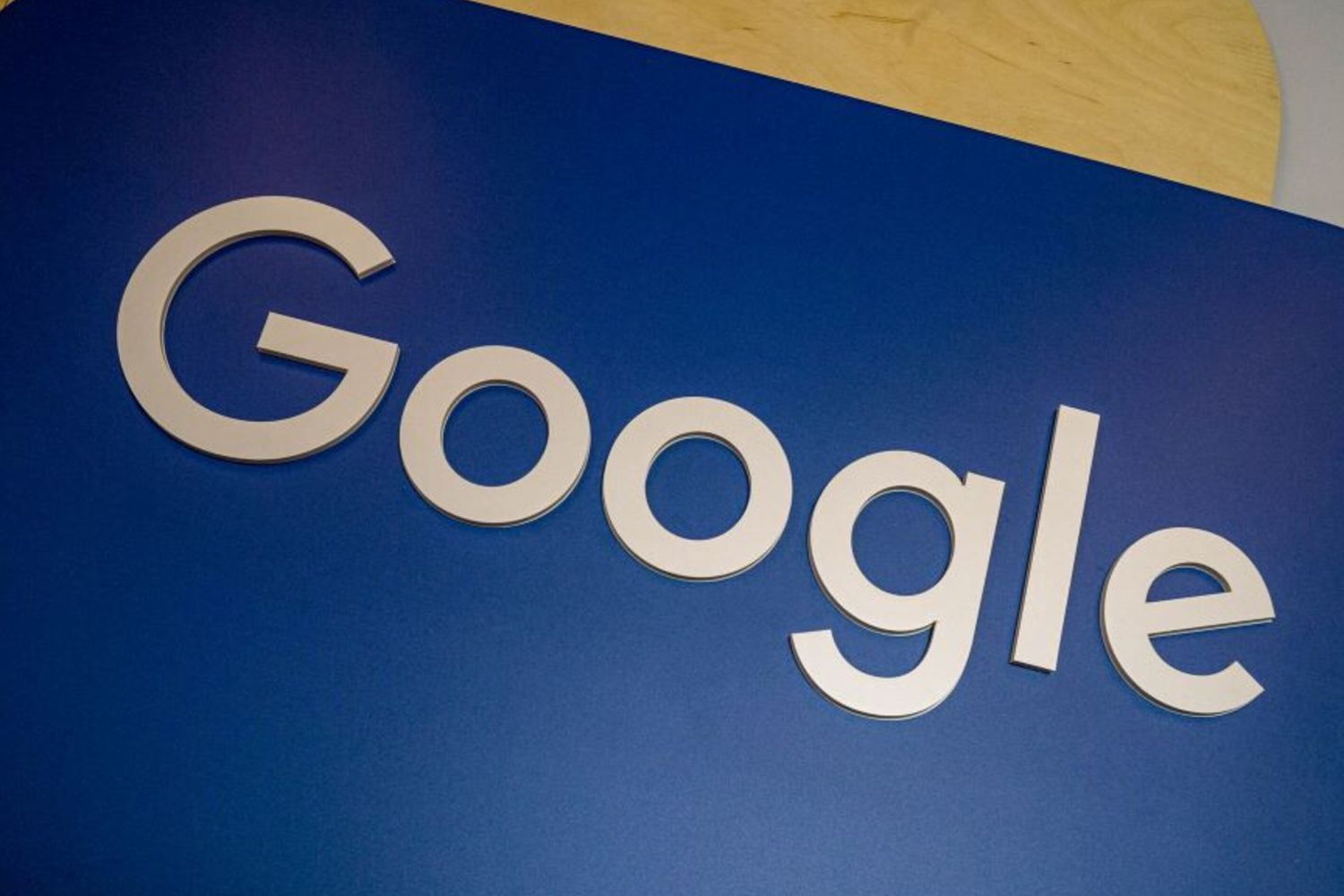 Due italiani su tre chiedono consiglio a 'dottor Google' per la salute