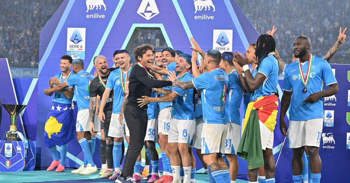 conte resta sulla panchina del napoli