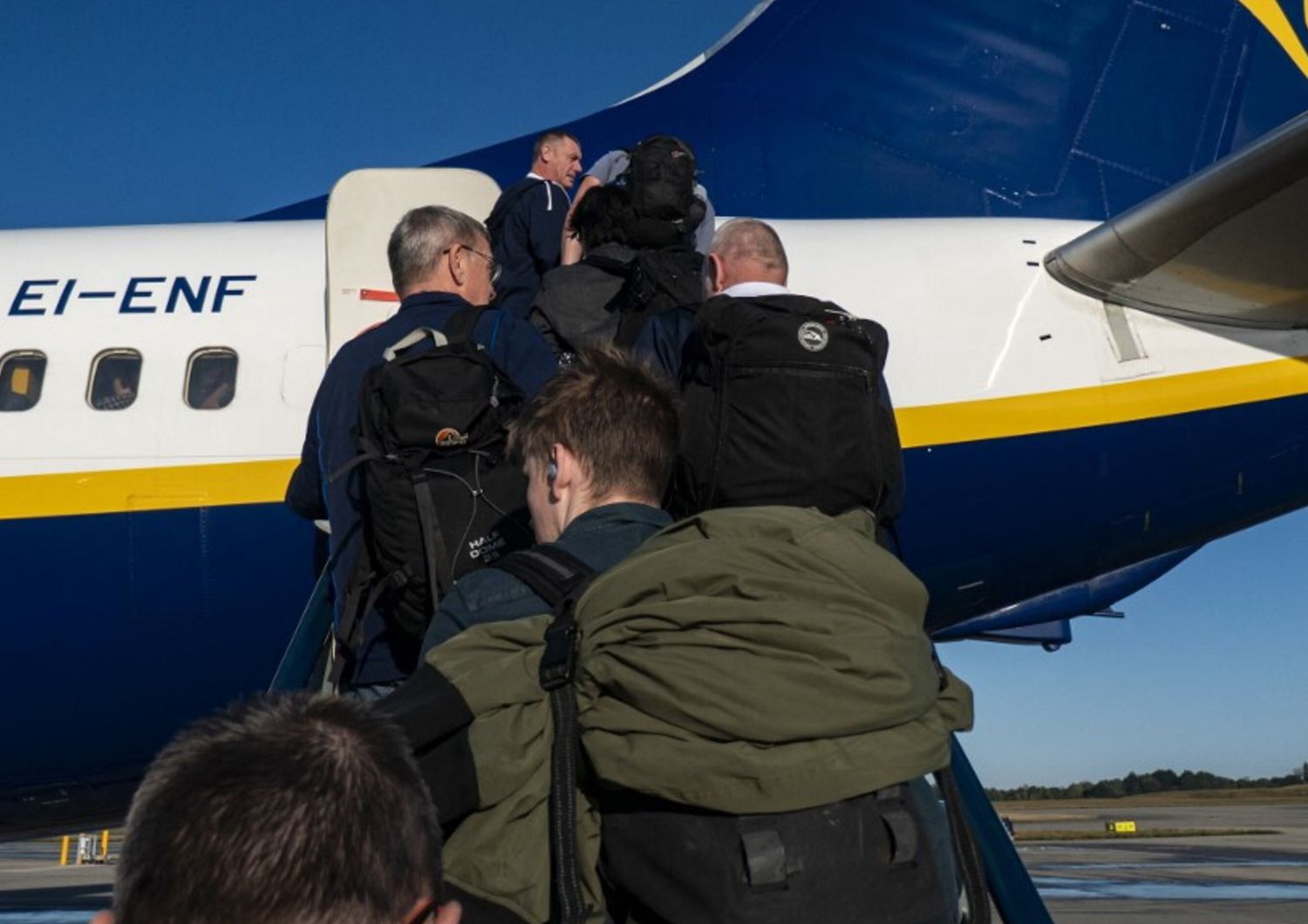 passeggeri turchia multe alzarsi piedi aereo