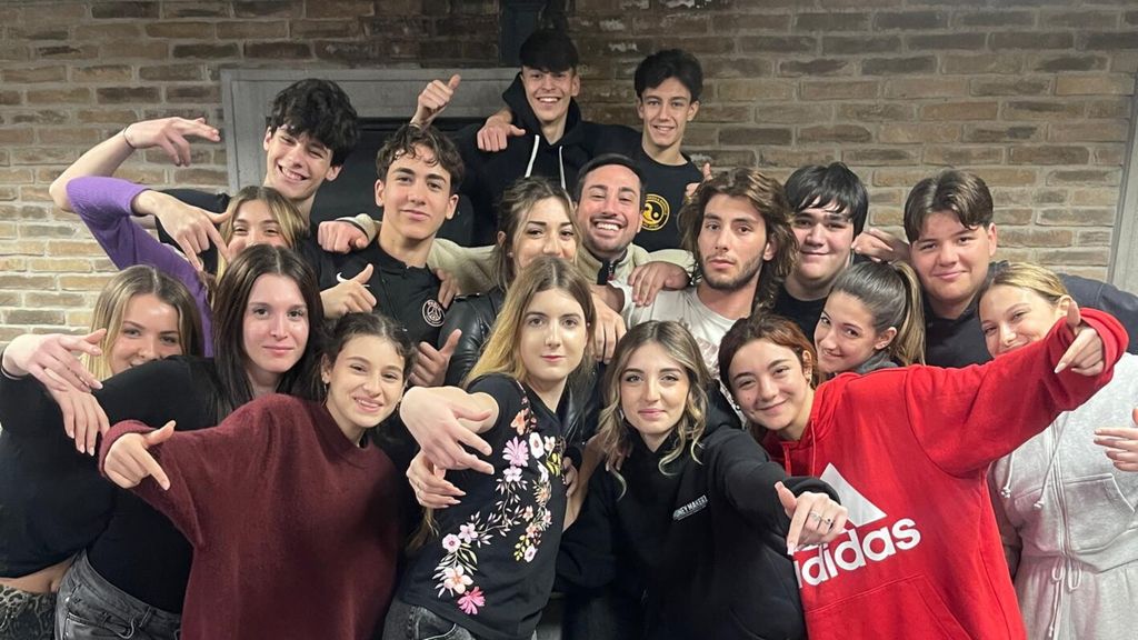 Il cantautore Niveo ex vittima di bullismo sprona i ragazzi: "Parlatene"