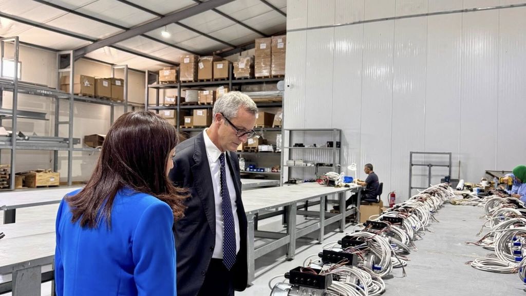 L'Ambasciatore Prunas visita le eccellenze produttive italiane attive nei settori tessile, meccanico e automotive