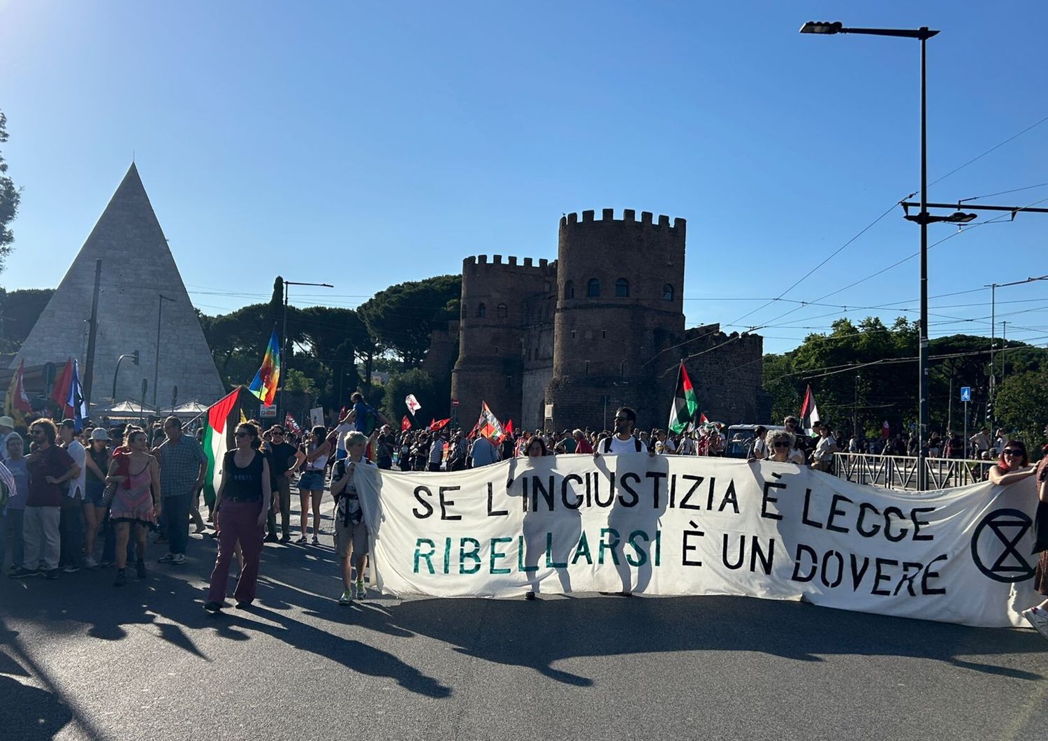 Manifestazione contro il decreto Sicurezza, tensione a Roma