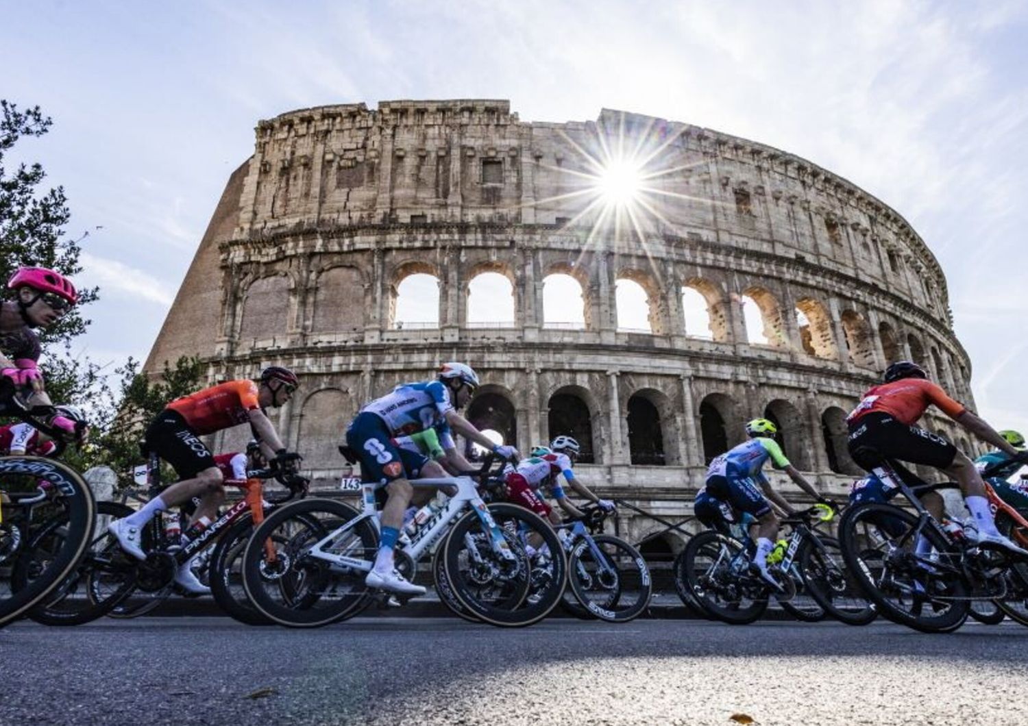 Giro d'Italia e Festa della Repubblica: strade chiuse e bus deviati a Roma