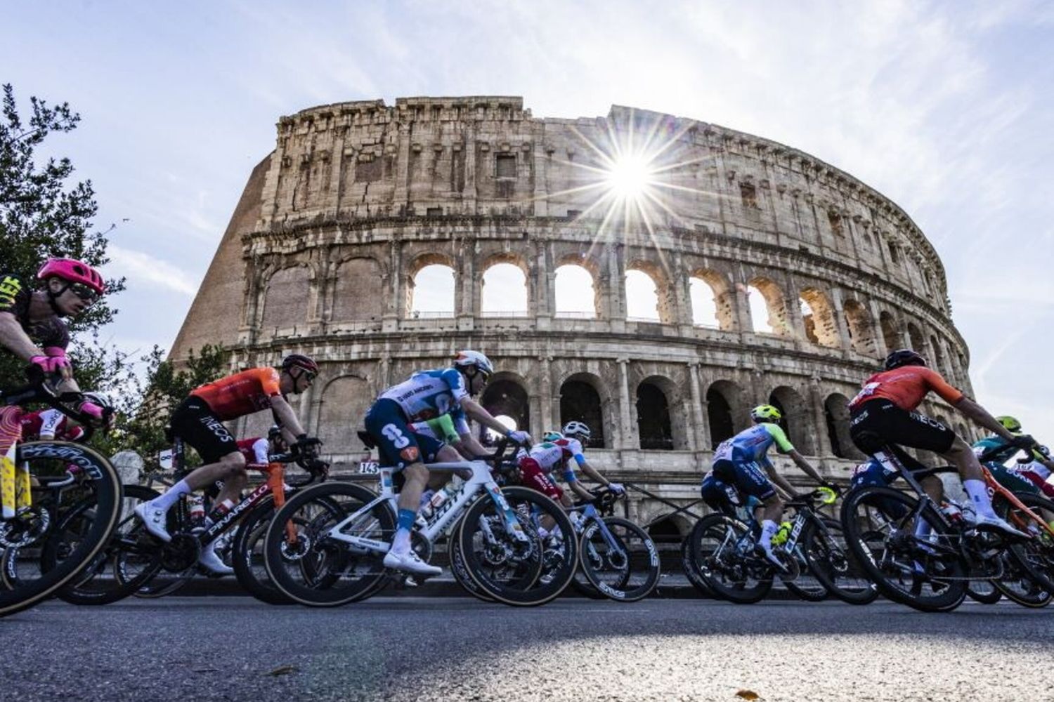 Giro d'Italia e Festa della Repubblica: strade chiuse e bus deviati a Roma