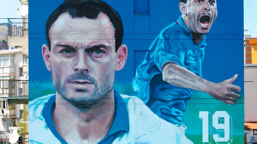 La corsa di Schillaci in un murale del suo Cep a Palermo