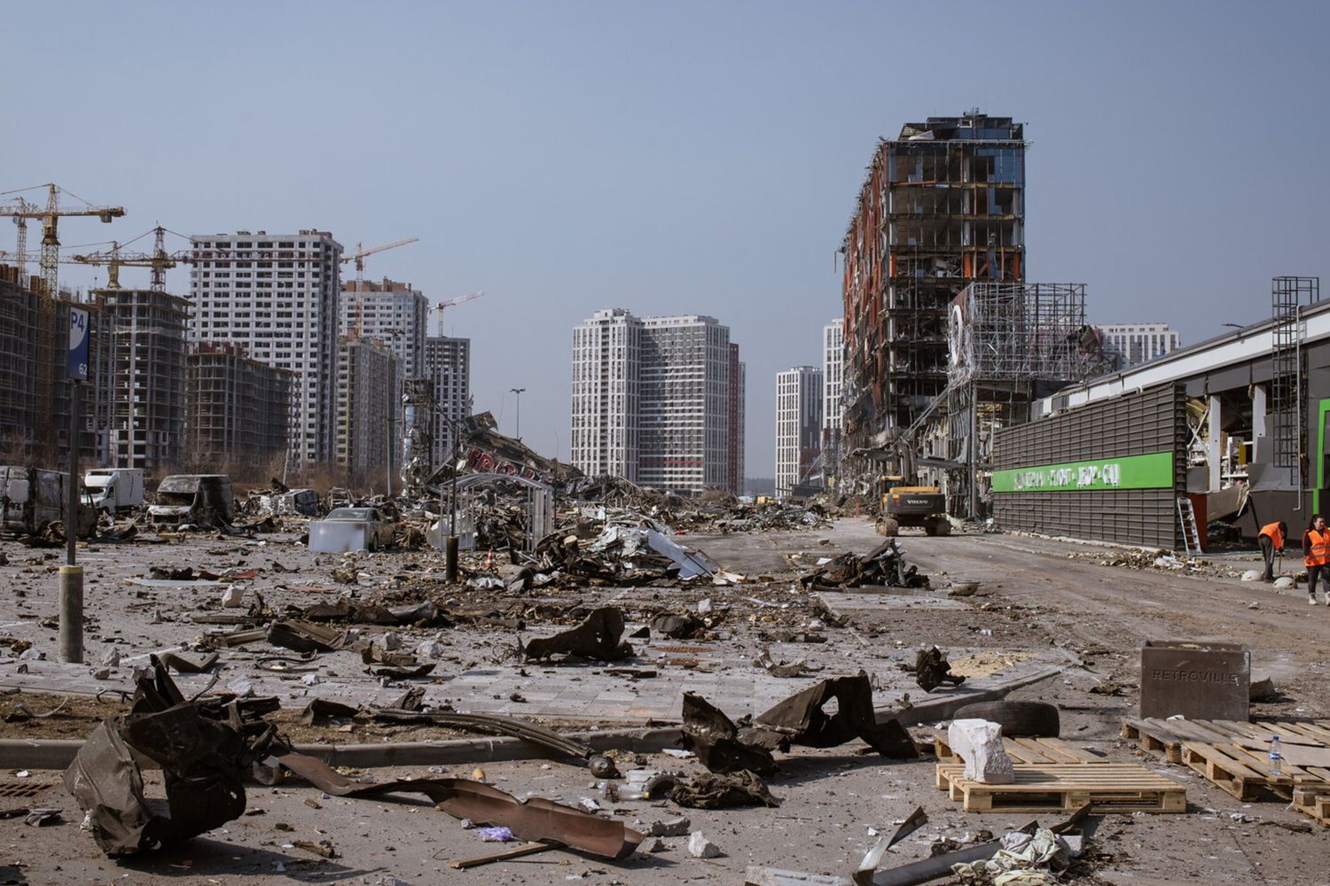 La periferia di Kiev colpita dai bombardamenti&nbsp;