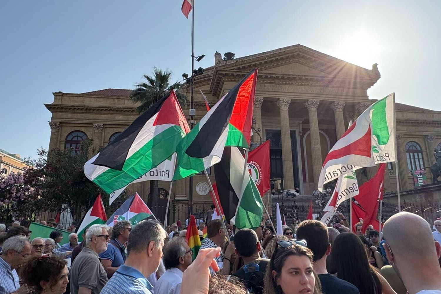 Il centrosinistra in piazza per Gaza. Schlein, "nella Striscia in corso una pulizia etnica"