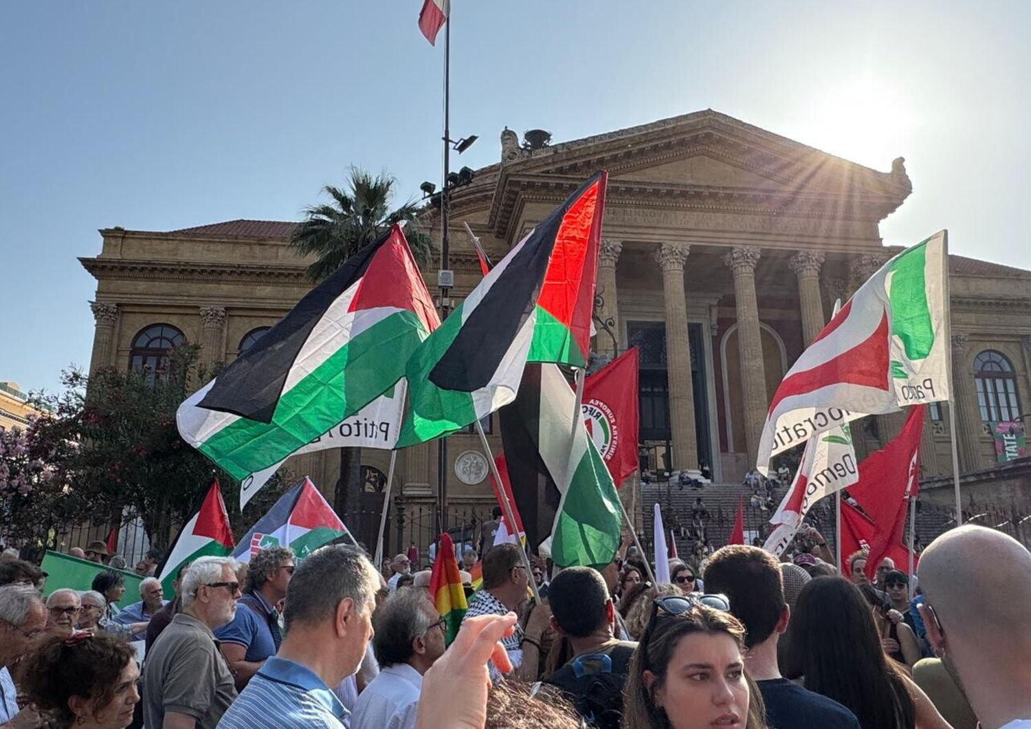 Il centrosinistra in piazza per Gaza. Schlein, "nella Striscia in corso una pulizia etnica"