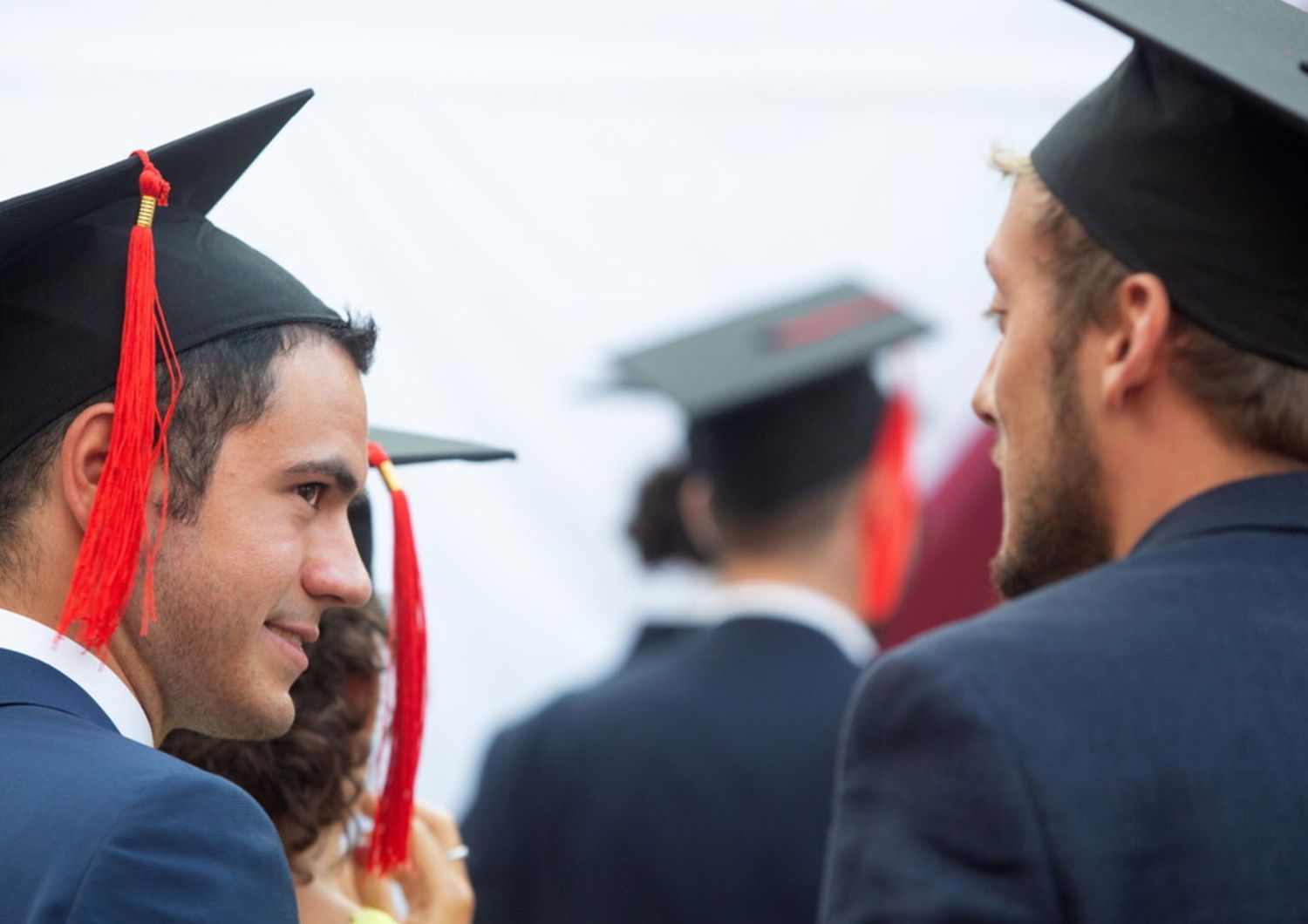 Ecco chi guadagna di più tra i laureati