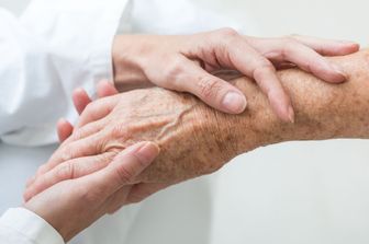 Fine vita, il centrodestra accelera: legge e comitato etico in arrivo