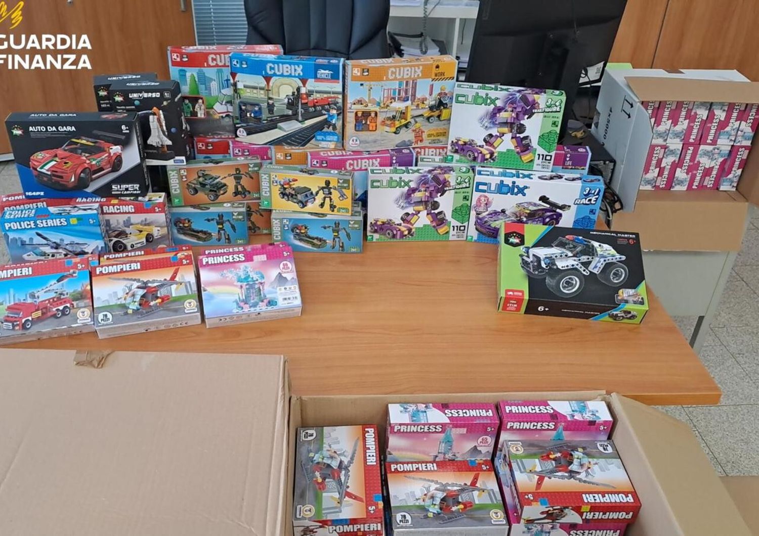 Oltre 400 confezioni di falsi Lego sequestrate dalla Guardia di Finanza