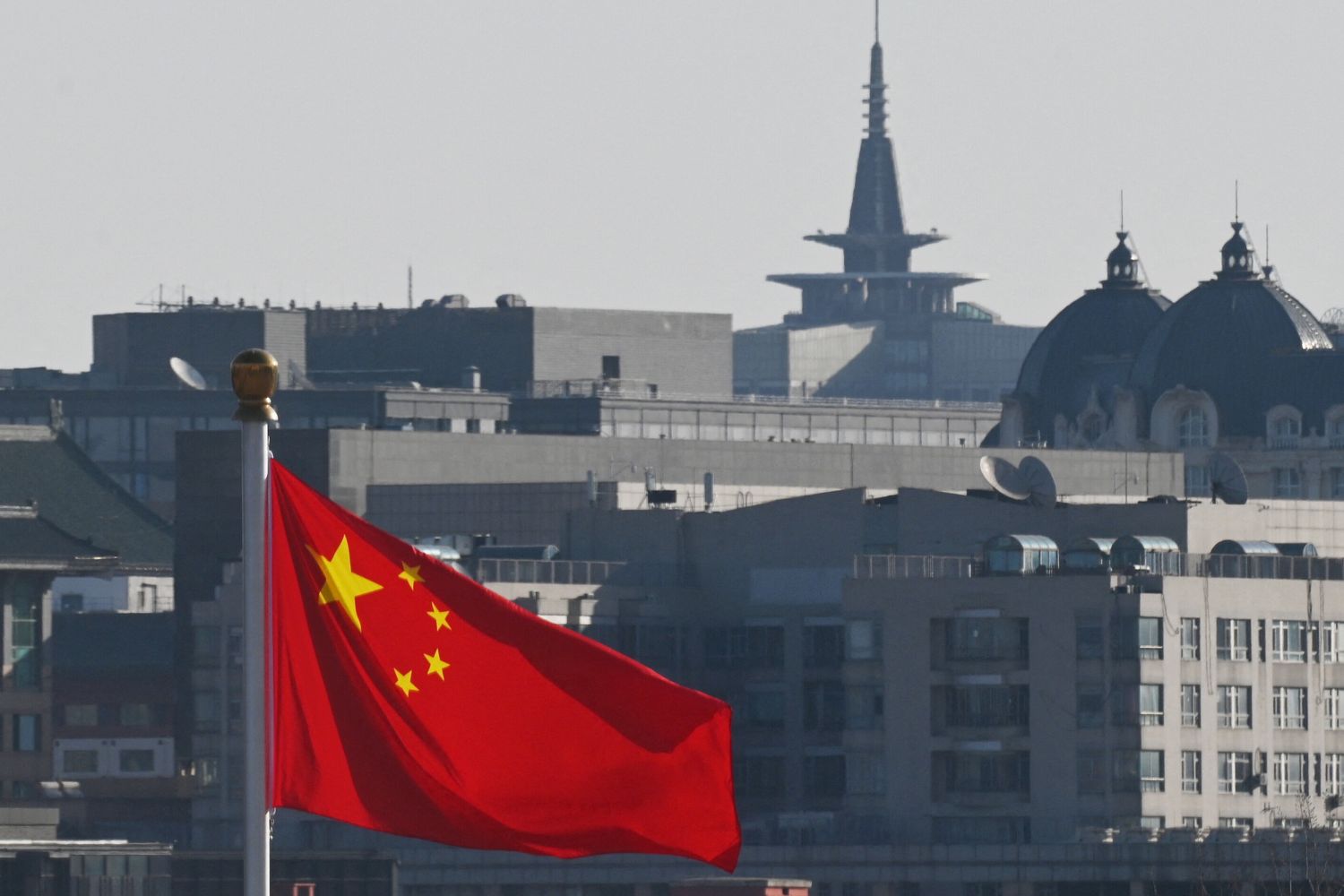 Bandiera cinese sventola a Pechino
