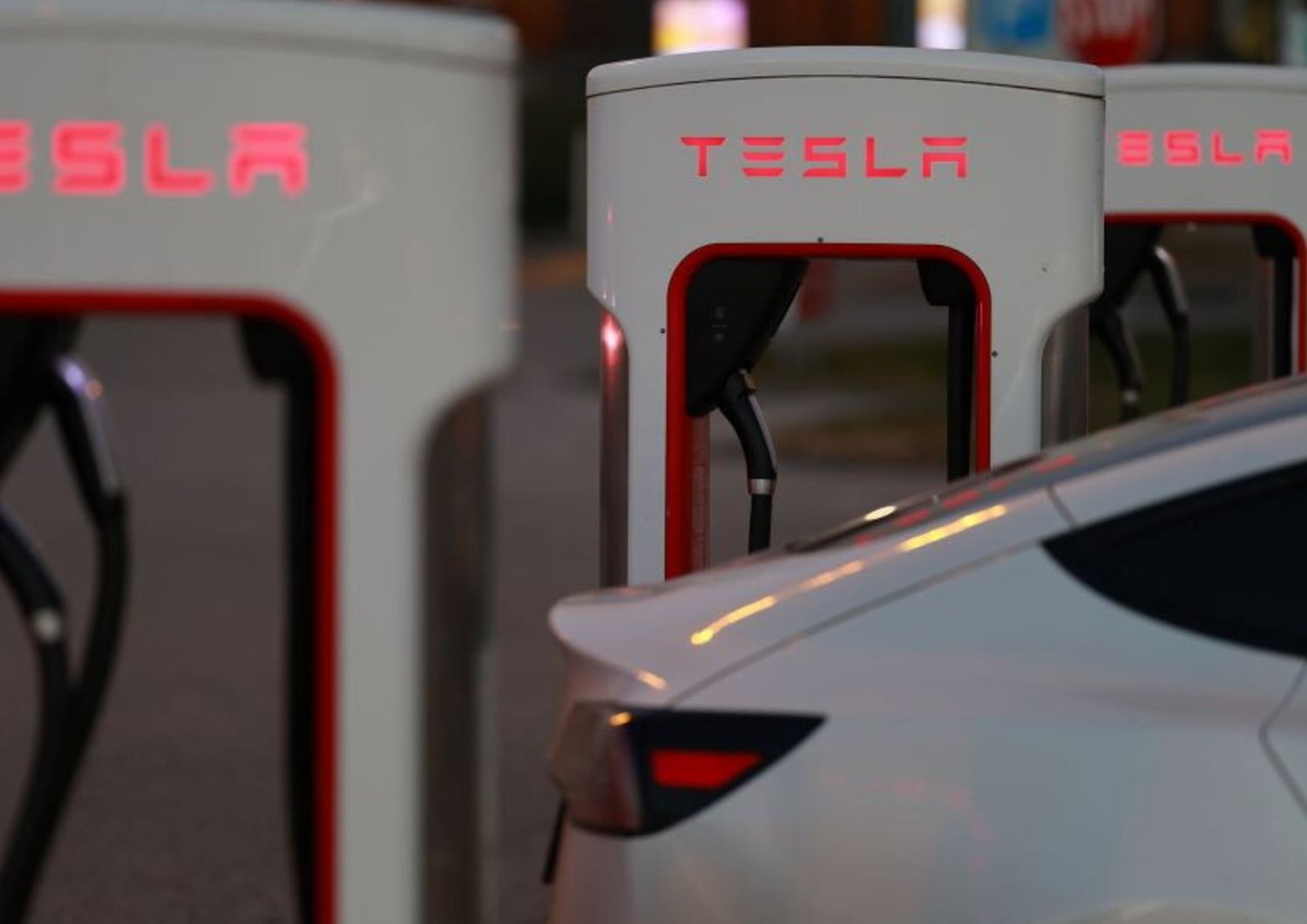 Cresce la domanda di auto elettriche. Che cosa succede se il litio non è