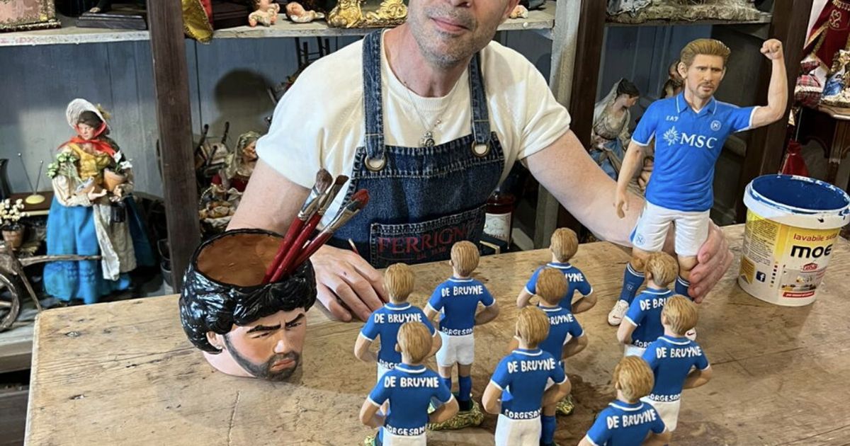 a napoli tutti pazzi per kevin de bruyne e c 232 gi224 la statuina