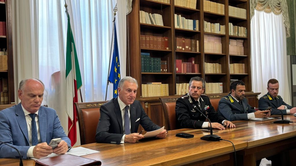 L'ultimo giorno in divisa e una tavola imbandita per festeggiare. Chi era Carlo Legrottaglie
