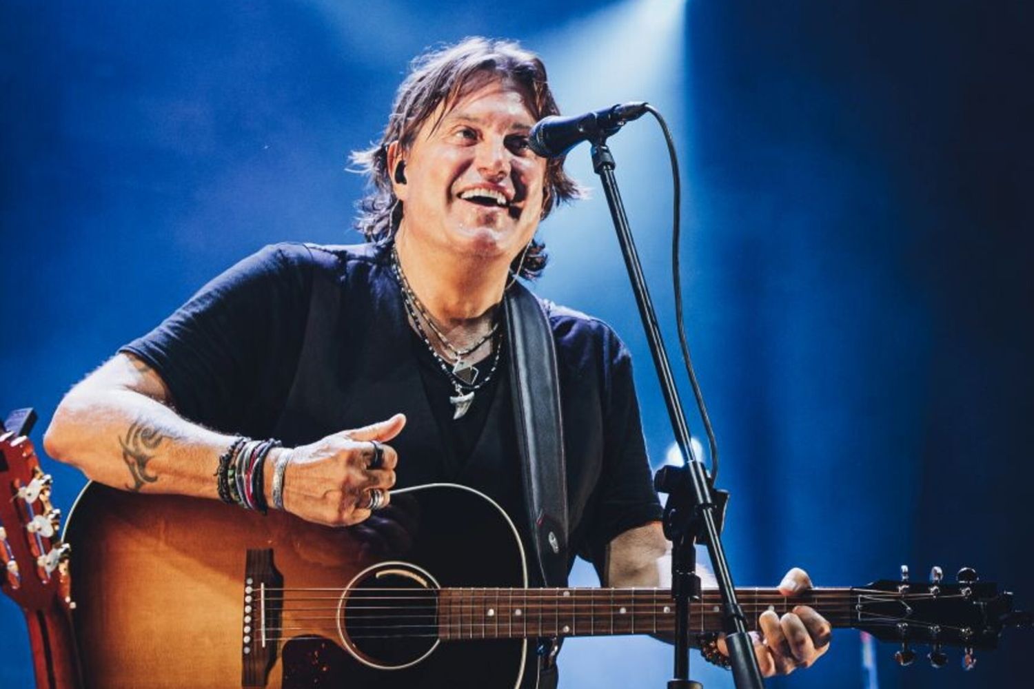 Cristiano De André omaggia papà Fabrizio con tour estivo