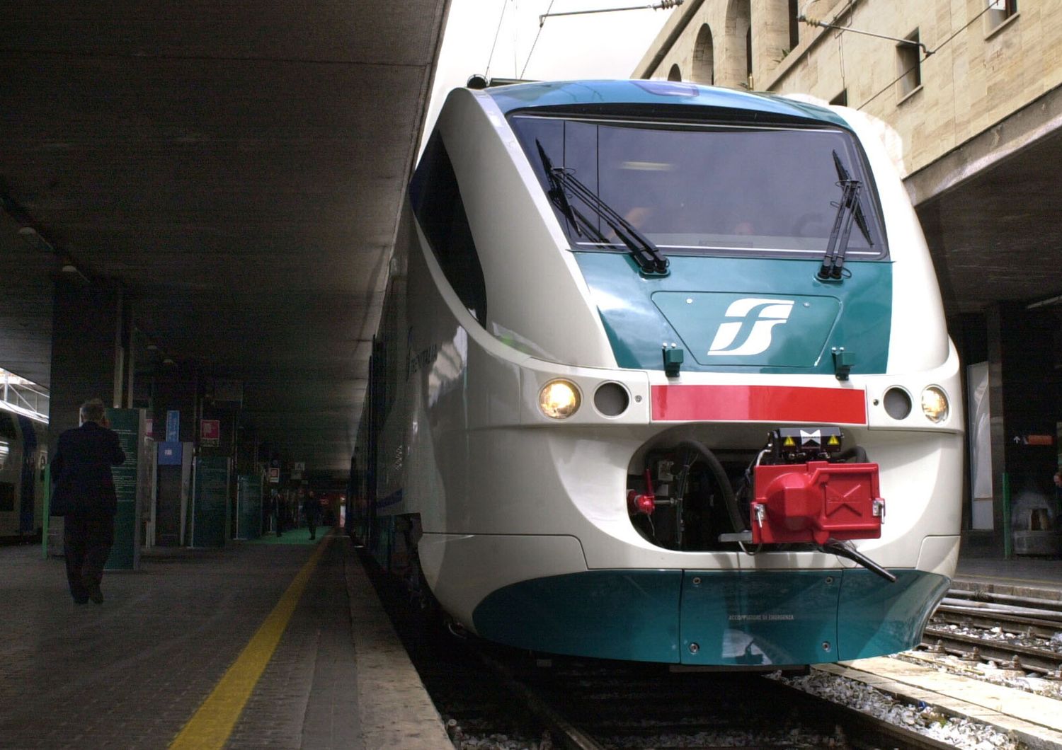 treni regionali, 17 enne investita Lavinia