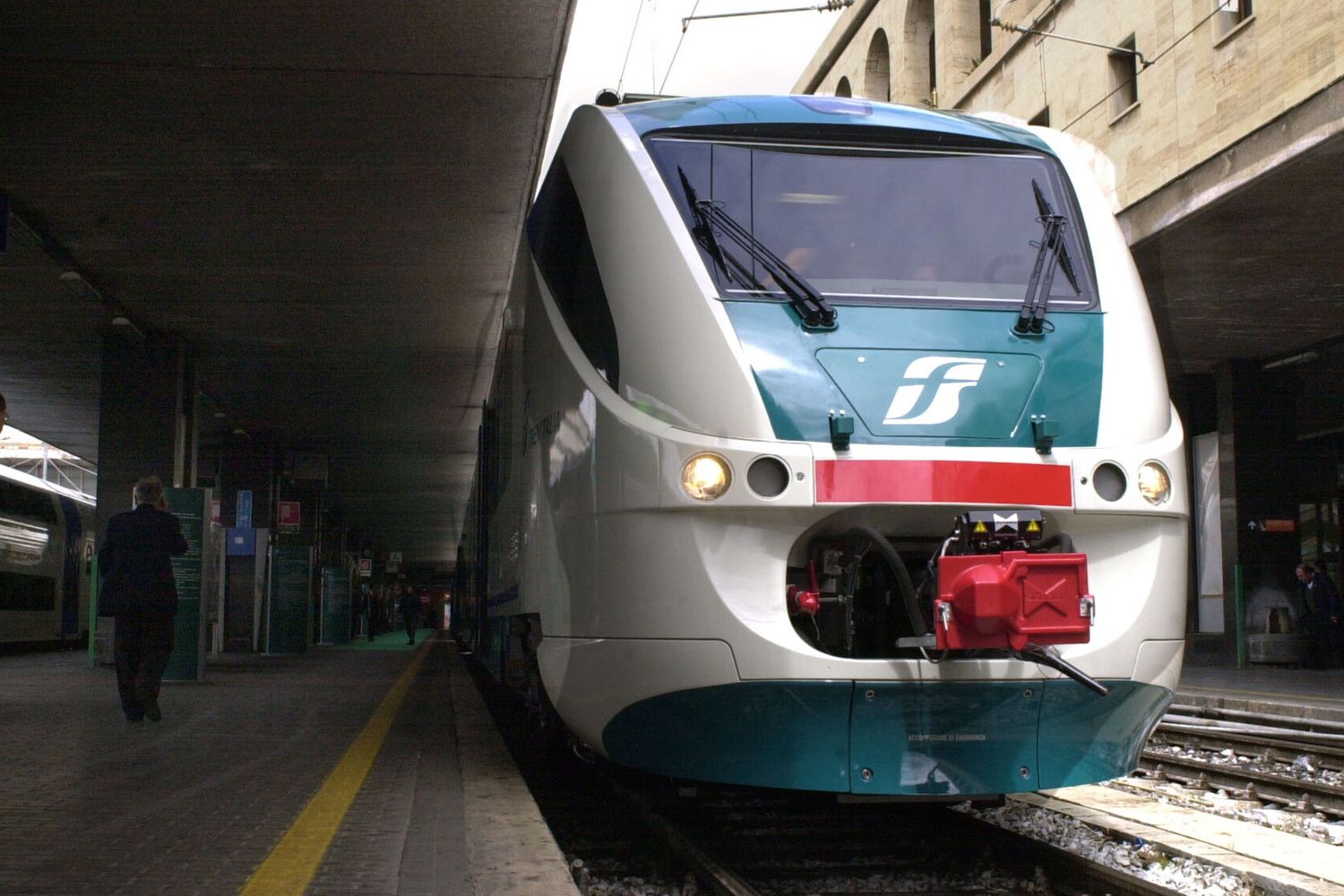 treni regionali, 17 enne investita Lavinia