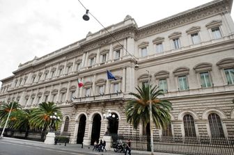 Dazi Usa, la Banca d'Italia taglia le previsioni del Pil
