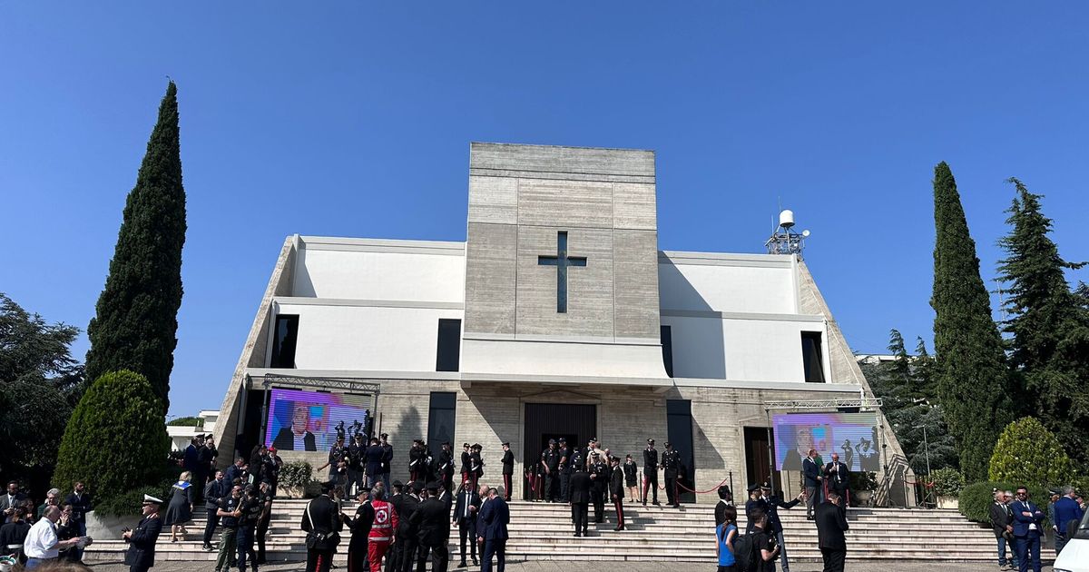 Oggi i funerali del Brigadiere Legrottaglie. Presente Mattarella